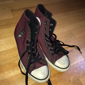 Maroon converse